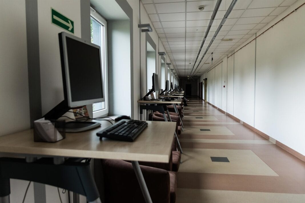 library-488685_1280