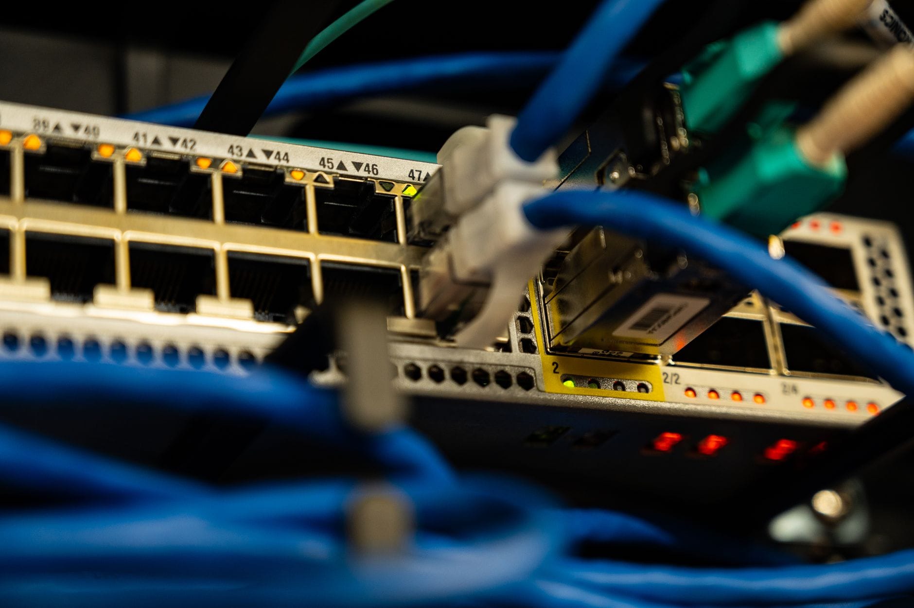 Jaki router do małej firmy porównanie modeli z dobrą ochroną sieci